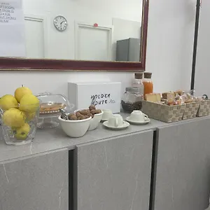 Holden House Couette-café